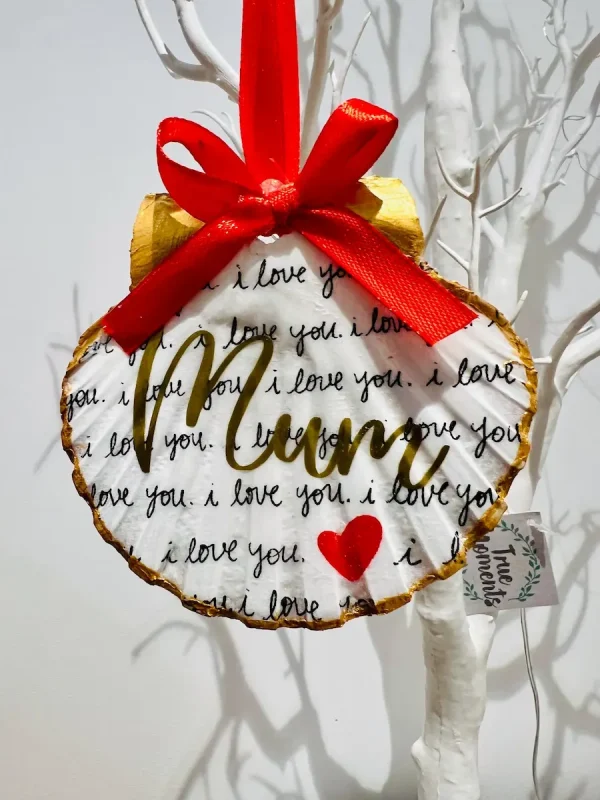 hanging scallop shell ornament with gold Mum script, red heart, I love you print and red ribbon