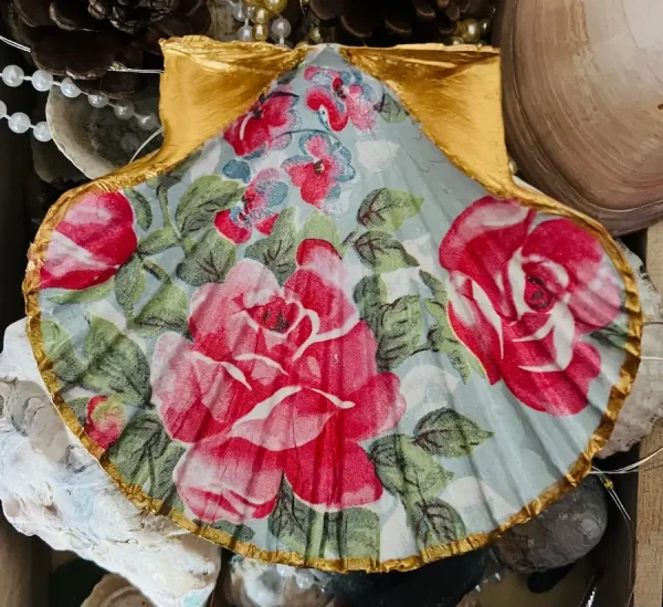 red rose printed onot a seashell